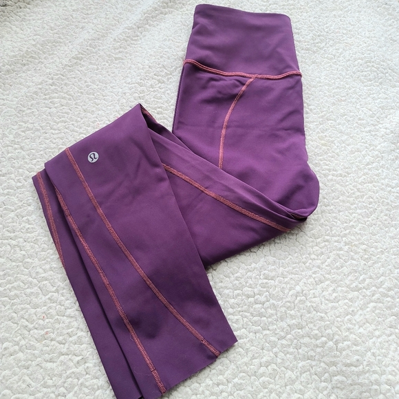 Sold  Lululemon Like Nothing  leggings magenta  size 4 - Picture 5 of 12